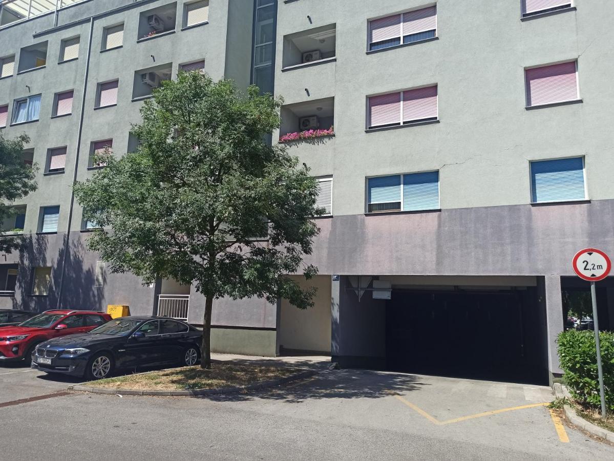 Zagreb Lake Star & Included Garage Parking Place Buitenkant foto